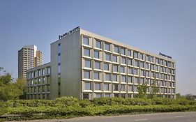 Park Plaza London, Park Royal